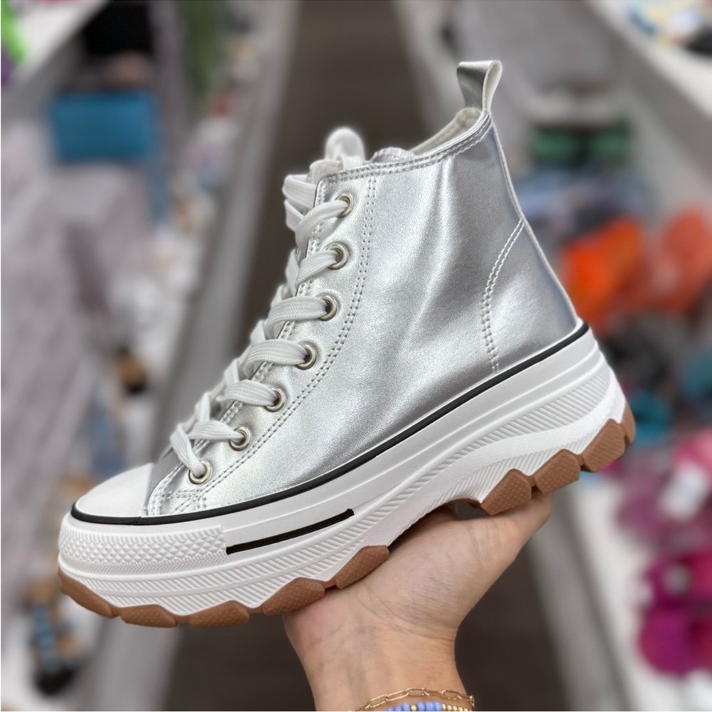 🔴🆕 Silver Metallic High-Top Women's Sneakers - Picture 3 of 6